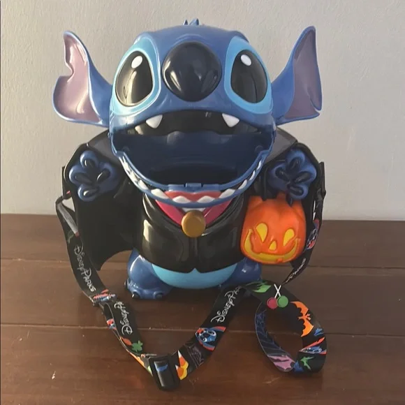 Limited edition Vampire Stitch Popcorn Bucket - Picture 3 of 6